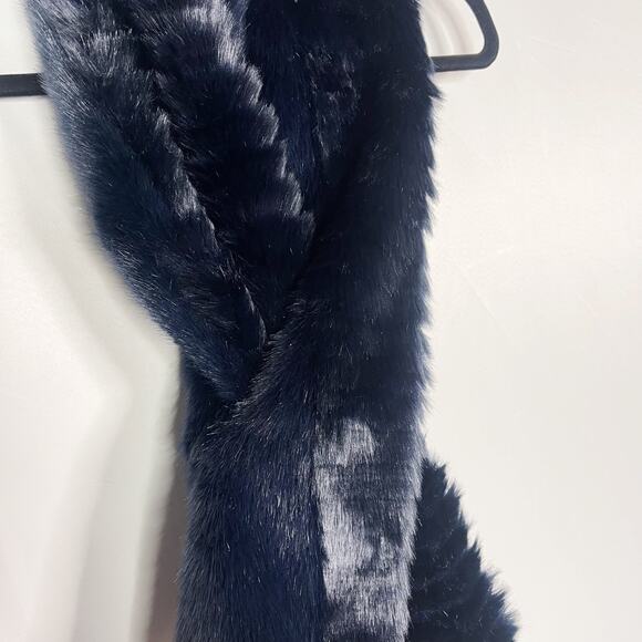 New Banana Republic Navy Blue Faux Fur Blocked Peppy Scarf Wrap Warm Winter - Picture 7 of 11